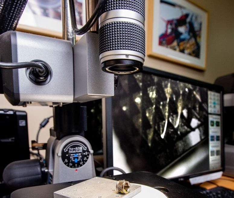 3D Microscope Inspecting Knurl